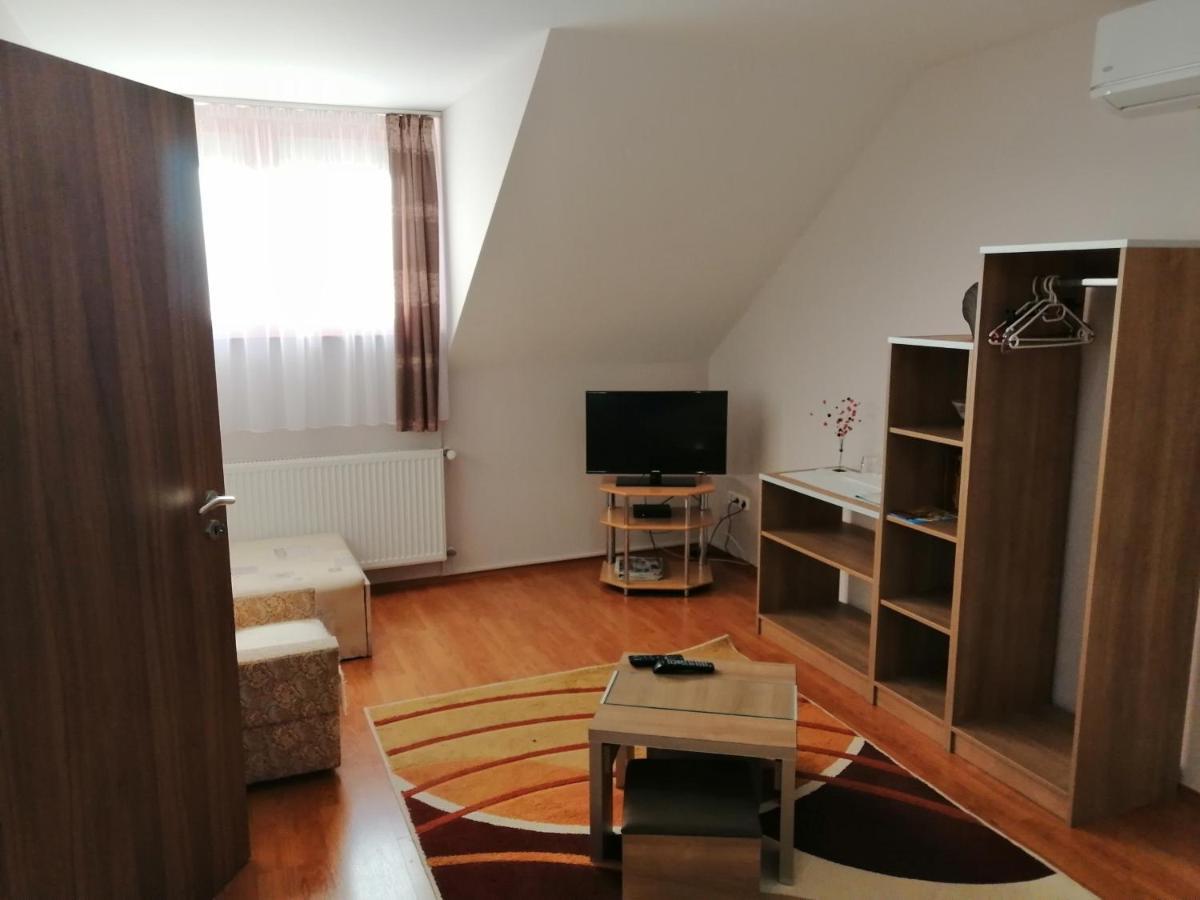 Csipkehaz Apartman Черкеселе Екстер'єр фото