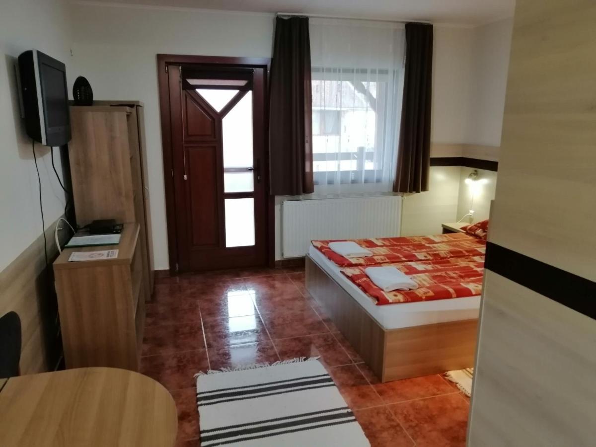 Csipkehaz Apartman Черкеселе Екстер'єр фото