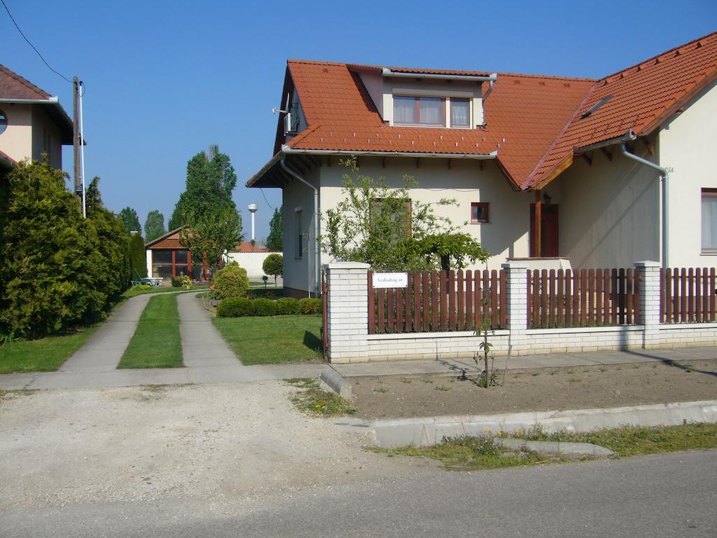 Csipkehaz Apartman Черкеселе Екстер'єр фото