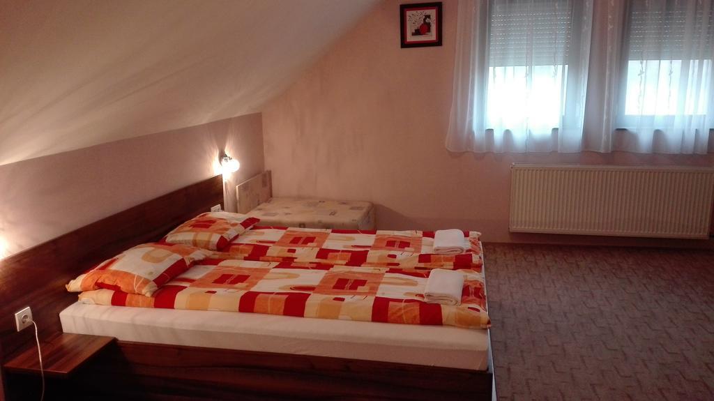 Csipkehaz Apartman Черкеселе Екстер'єр фото